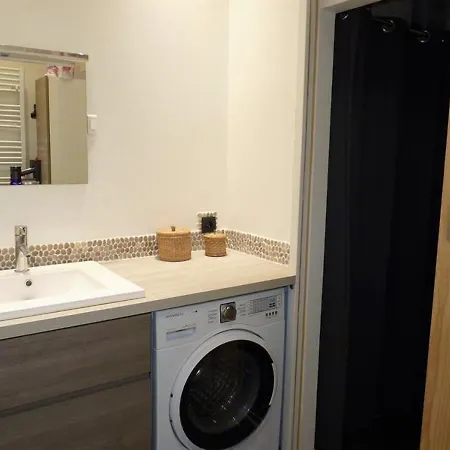 Appartement Superbe T1-2 Dans Le Centre Historique De La Ciotat. Possibilite 4 Couchages.